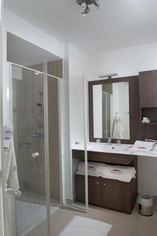 Aparthotel Domitys Le Pont Des Lumieres Lyon Zimmer foto