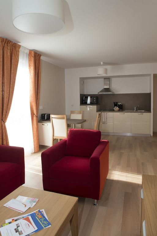 Aparthotel Domitys Le Pont Des Lumieres Lyon Zimmer foto